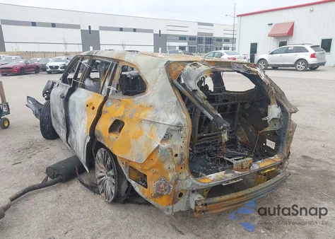 2022 Toyota Highlander Platinum z USA, uszkodzony, nr VIN 5TDFZRBH7NS190553